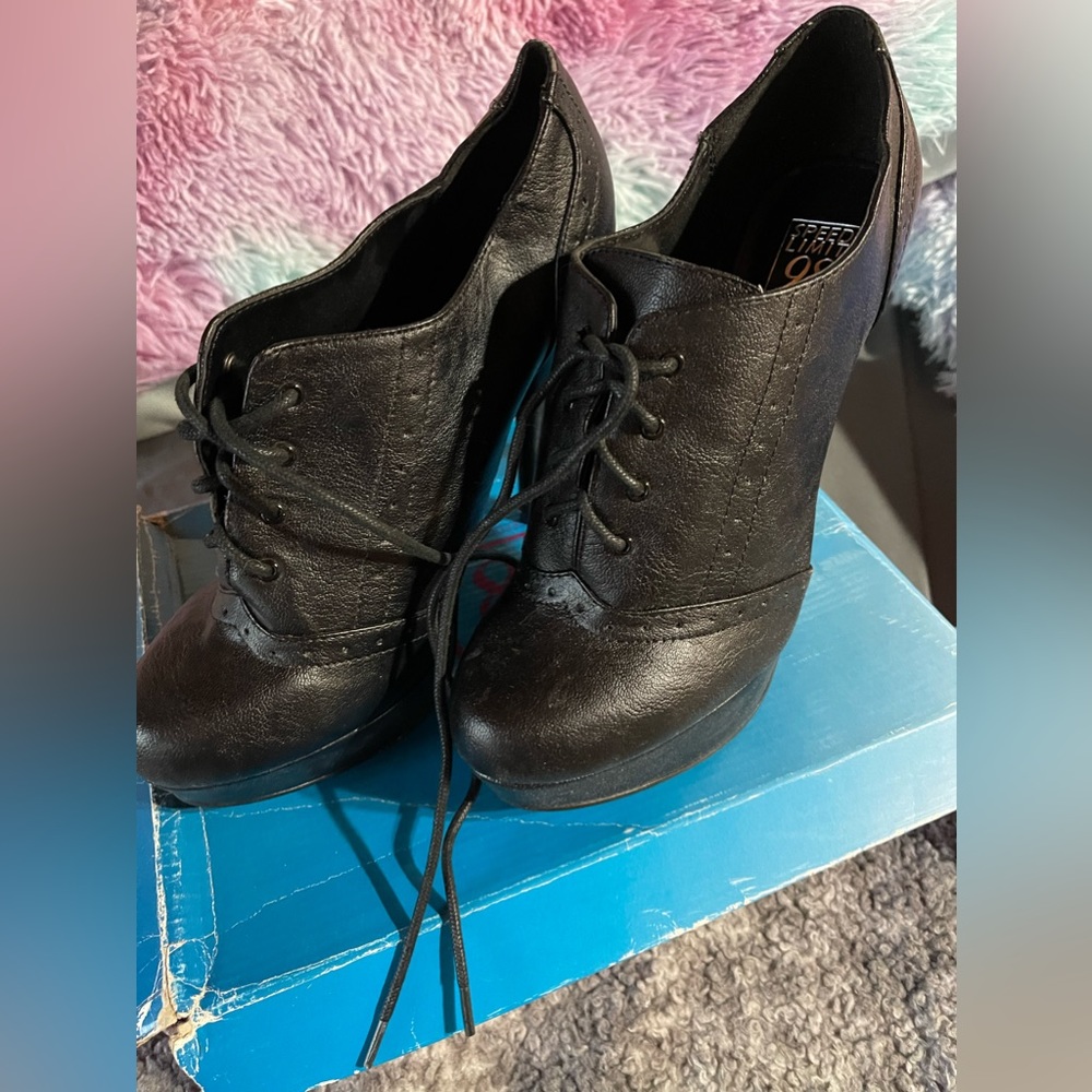 Women’s bootie heels